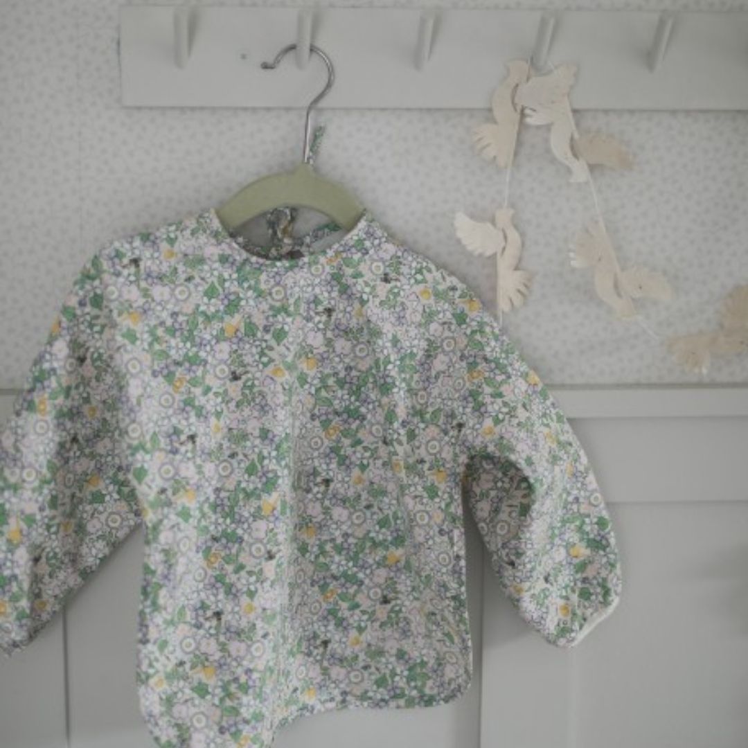 Right Start Beskow Flower Festival Bib med erme/apron