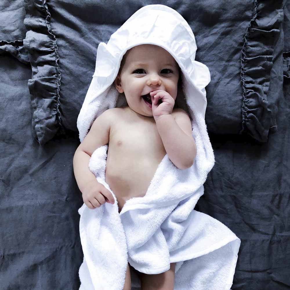 NG Baby Badekappe Hvit med volanger Hvit